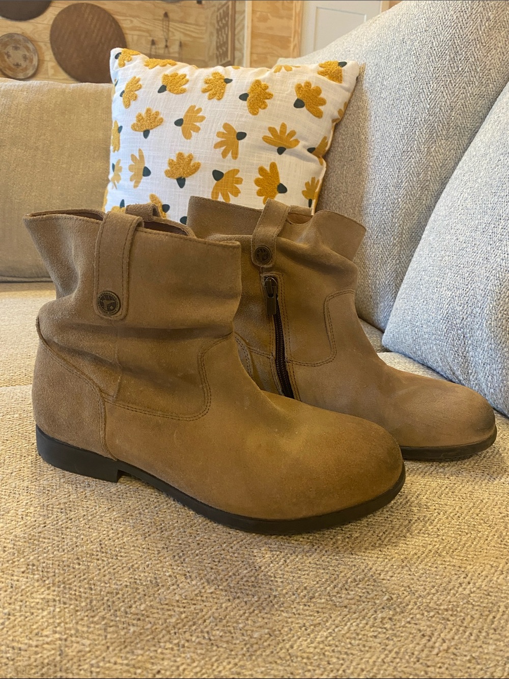 Birkenstock women’s Tan Suede Bootie comfort casual warmth 38 Alaska mountains